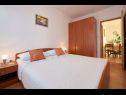 Apartmanok Ivanka - 200 m from sea: A1(4) Trogir - Riviera Trogir  - Apartman - A1(4): hálószoba