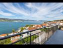 Apartmanok Petar - great location close to the sea: A1 Donji (4+2), A2 Gornji (4+2) Trogir - Riviera Trogir  - Apartman - A2 Gornji (4+2): kilátás a tengerre