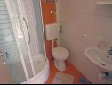 Apartmanok Davorka - 50m from the sea A1(2+2), A2(2+2) Trogir - Riviera Trogir  - Apartman - A2(2+2): fürdőszoba toalettel
