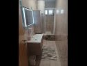Apartmanok Marija - 10m from beach: A1(4+1), A2(6), A3(6+2) Trogir - Riviera Trogir  - Apartman - A3(6+2): fürdőszoba toalettel