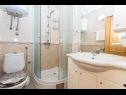 Apartmanok Mare - near city center A1 (4+1), A2 (2+1), A3 (2+1) Trogir - Riviera Trogir  - Apartman - A1 (4+1): fürdőszoba toalettel