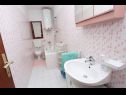 Apartmanok Mare - comfortable apartment : A1(5), A2(5) Trogir - Riviera Trogir  - Apartman - A2(5): fürdőszoba toalettel