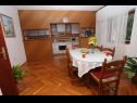 Apartmanok Mare - comfortable apartment : A1(5), A2(5) Trogir - Riviera Trogir  - Apartman - A2(5): konyha ebédlővel