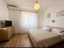 Apartmanok Mihaela - sea view : A1(5+1), A2(4), SA3(2) Trogir - Riviera Trogir  - Apartman - A2(4): hálószoba