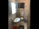 Apartmanok Ante - perfect sea view: A1(2+2), A2(2+2) Vinisce - Riviera Trogir  - Apartman - A1(2+2): fürdőszoba toalettel