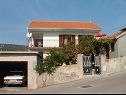 Apartmanok Ivo - barbecue: A1(2+1) Vinisce - Riviera Trogir  - ház