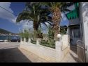 Apartmanok Josip - 5 m from beach: A1(6) Vinisce - Riviera Trogir  - ház