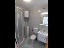 Apartmanok Josi - 150 m from sea: A1(4+1), A2(4+1), A4(4+1) Vinisce - Riviera Trogir  - Apartman - A4(4+1): fürdőszoba toalettel