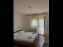 Apartmanok Jere - 30 m from beach: A1(4+1), A2(2+1) Vinisce - Riviera Trogir  - Apartman - A1(4+1): hálószoba