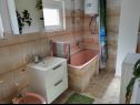 Apartmanok Andela - comfortable and affordable A1(4+2) Mali Iz (Iz sziget) - Riviera Zadar  - Apartman - A1(4+2): fürdőszoba toalettel