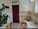 Apartmanok Andela - comfortable and affordable A1(4+2) Mali Iz (Iz sziget) - Riviera Zadar  - Apartman - A1(4+2): fürdőszoba toalettel