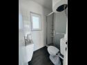 Apartmanok Vesna - with pool A1(4+2), A2(2+2) Nin - Riviera Zadar  - Apartman - A1(4+2): fürdőszoba toalettel