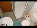 Apartmanok Ivan - 300 m from sea: A3(2), A4(2), SA5(2), A6(2) Nin - Riviera Zadar  - Apartman - A4(2): fürdőszoba toalettel