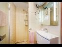Apartmanok Dreamy - free parking A1(4), A2(4) Nin - Riviera Zadar  - Apartman - A2(4): fürdőszoba toalettel