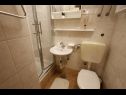 Apartmanok Oasis A1(4+2), A2(2+2), A3(2+2) Nin - Riviera Zadar  - Apartman - A2(2+2): fürdőszoba toalettel