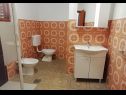 Apartmanok Ljilja 1 - with terrace : A1(6+2) Nin - Riviera Zadar  - Apartman - A1(6+2): fürdőszoba toalettel