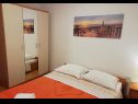Apartmanok Ljilja 1 - with terrace : A1(6+2) Nin - Riviera Zadar  - Apartman - A1(6+2): hálószoba