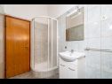 Apartmanok Ivan - modern & close to center: A1(4), A2(2+2) Nin - Riviera Zadar  - Apartman - A1(4): fürdőszoba toalettel