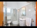 Apartmanok Ivan - modern & close to center: A1(4), A2(2+2) Nin - Riviera Zadar  - Apartman - A2(2+2): fürdőszoba toalettel