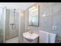Apartmanok Ivan - modern & close to center: A1(4), A2(2+2) Nin - Riviera Zadar  - Apartman - A2(2+2): fürdőszoba toalettel