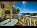Apartmanok Roko - 50 meters from sandy beach: A1 (2+2) Obrovac - Riviera Zadar  - Apartman - A1 (2+2): balkon