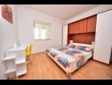 Apartmanok Roko - 50 meters from sandy beach: A1 (2+2) Obrovac - Riviera Zadar  - Apartman - A1 (2+2): hálószoba