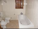 Apartmanok Pupa - nice family apartments: A1 Dora(4+1), A2 Mihael(4+1), A3 Tea(2+1) Petrcane - Riviera Zadar  - Apartman - A1 Dora(4+1): fürdőszoba toalettel