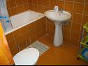 Apartmanok Duskica - close to the sea: A1(4+1) Petrcane - Riviera Zadar  - Apartman - A1(4+1): fürdőszoba toalettel