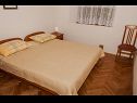 Apartmanok Pupa - nice family apartments: A1 Dora(4+1), A2 Mihael(4+1), A3 Tea(2+1) Petrcane - Riviera Zadar  - Apartman - A2 Mihael(4+1): hálószoba