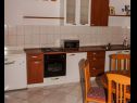 Apartmanok Pupa - nice family apartments: A1 Dora(4+1), A2 Mihael(4+1), A3 Tea(2+1) Petrcane - Riviera Zadar  - Apartman - A2 Mihael(4+1): konyha