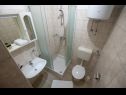 Apartmanok Armitage - family friendly: A1(4), A2(4+1), A3(2+1), A4(2+1), A5(2+1) Privlaka - Riviera Zadar  - Apartman - A2(4+1): fürdőszoba toalettel