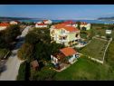 Apartmanok Secret Garden A2(2+2), A4(2+2) Razanac - Riviera Zadar  - ház