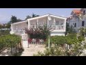 Apartmanok Dobri - 500 m from beach: A5(2), A4(2+2), A3(2+2), A2(2+2), A6(2+1) Sabunike - Riviera Zadar  - Apartman - A6(2+1): ház