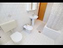 Apartmanok Vera - 150 m from sea: A1(4), SA2(2), SA3(2) Sukosan - Riviera Zadar  - Apartman - A1(4): fürdőszoba toalettel