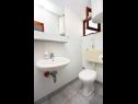 Apartmanok Let - 5 m from sea : A1(4), A4(4) Sukosan - Riviera Zadar  - Apartman - A1(4): fürdőszoba toalettel