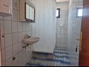 Szobák Mat - 300 m from sea: R1(2), R3(3), R4(3) Vir - Riviera Zadar  - Szoba - R4(3): fürdőszoba toalettel