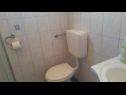 Apartmanok Vanja - terrace & BBQ A1(4+2), A2(4+1) Vir - Riviera Zadar  - Apartman - A2(4+1): fürdőszoba toalettel