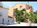 Apartmanok és szobák Jagoda - comfy and cozy : A1 Lijevi (3+2), A2 Desni (3+2), R1(4) Zadar - Riviera Zadar  - ház