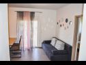Apartmanok FRANE - family apartment A1 prizemlje(4+1), A2 kat(4+1) Zaton (Zadar) - Riviera Zadar  - Apartman - A2 kat(4+1): nappali