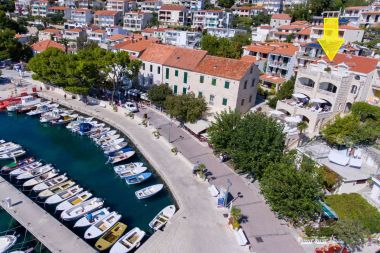 Apartmanok és szobák Hope - 30m to the sea & seaview: R1(3), R3(3), A2(3), A4(4) Brela - Riviera Makarska 