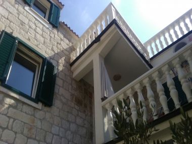 Apartmanok Villa Mirakul A2(2+1) with terrace, A3(4) with big terrace Kastel Novi - Riviera Split 