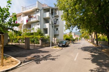 Apartmanok Jurica - 100 m from sea: A1(4+2), SA2(2), A3(2+2) Kastel Novi - Riviera Split 