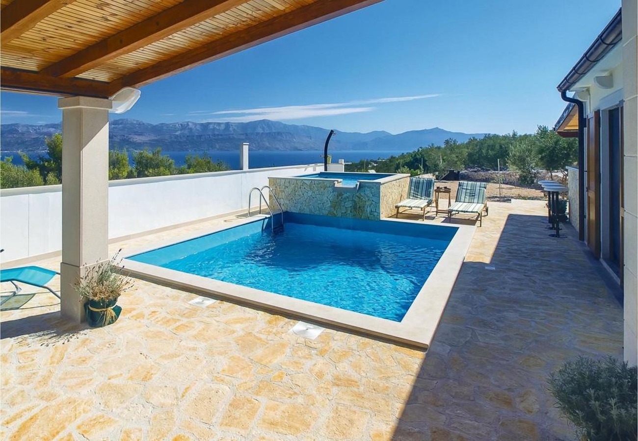 Házak a pihenésre Kristiana - open swimming pool: H(7) Supetar - Brac sziget  - Horvátország 