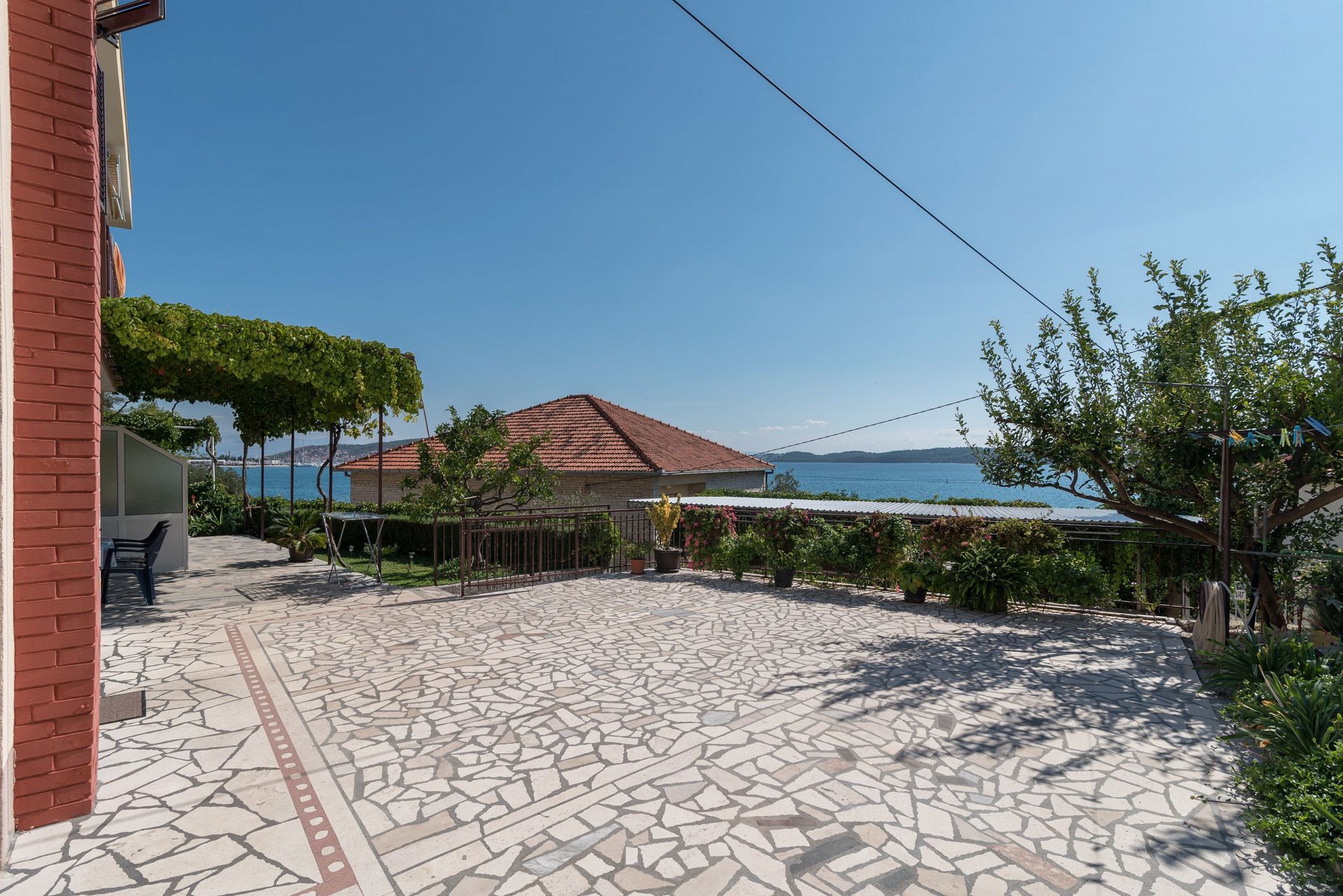 Apartmanok Vin - 40 m from sea: A1 (4+1), A2 (2+2), A3 (2+2) Seget Donji - Riviera Trogir 