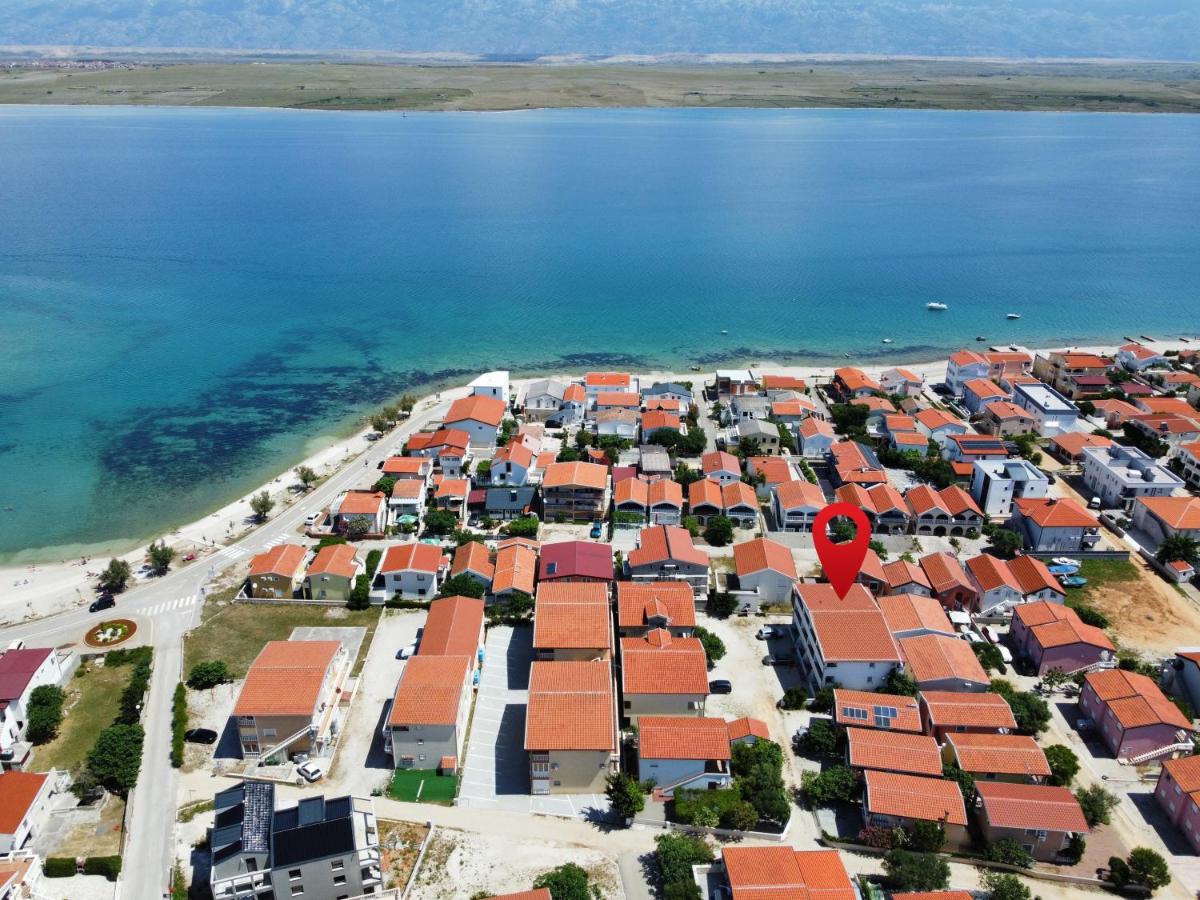 Apartmanok Gavro - 20 m from the sea: A1(4), A2 (2+2) Vir - Riviera Zadar 