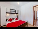 Apartmanok Matko - 3 Bedrooms Apartment: A2(6) Mirca - Brac sziget  - Apartman - A2(6): hálószoba