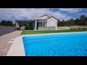 Házak a pihenésre Nane Garden - house with pool : H(4+1) Mirca - Brac sziget  - Horvátország  - medence (ház és környéke)