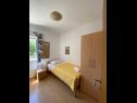 Apartmanok Jak - comfortable apartments: A1-donji(4+1), A2-gornji(4+2) Mirca - Brac sziget  - Apartman - A2-gornji(4+2): hálószoba