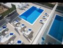 Apartmanok Dragan - with pool and seaview: A2(4), A3(5) Postira - Brac sziget  - medence