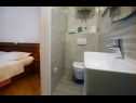 Apartmanok Neda - perfect location & free parking: A1(6), A2(4+1), A3(4+1) Splitska - Brac sziget  - Apartman - A1(6): fürdőszoba toalettel